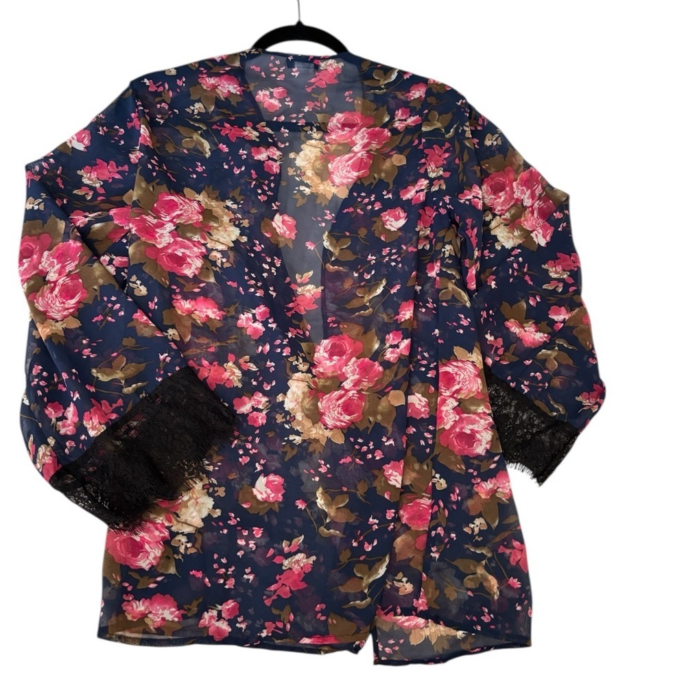 Fornia Women’s sheer open floral kimono or robe with lace-trimmed sleeves Medium